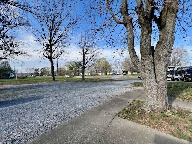 More Photos Of 658 N Broadway, Portland Storefront Retail Office For Lease