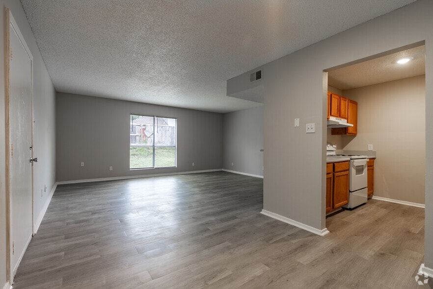 More Photos Of 5000 Summertree Dr, North Little Rock Apartments For Sale