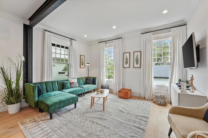 More Photos Of 235 Westheimer Rd, Houston Apartments For Sale