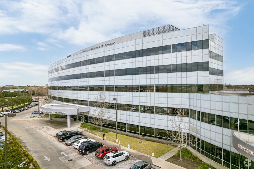 More Photos Of 1327 Lake Pointe Pky, Sugar Land Medical For Lease