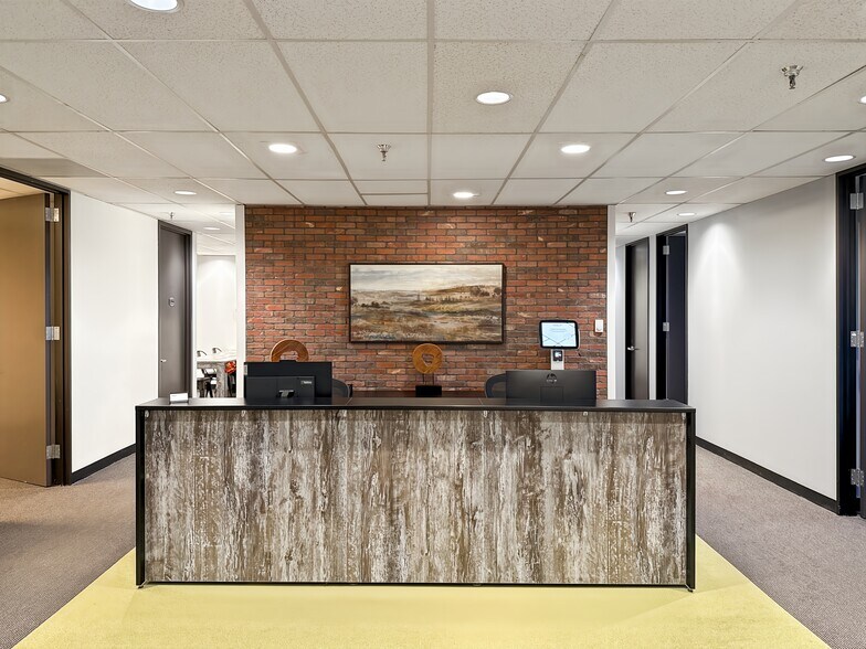 More Photos Of 26 W Dry Creek Cir, Littleton Coworking Space