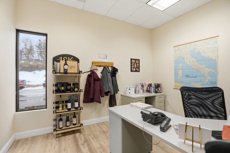 More Photos Of 678 Andover St, Lawrence Light Manufacturing For Lease