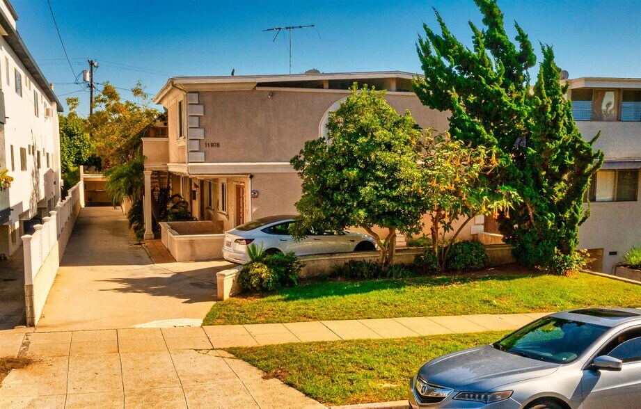 More Photos Of 11938 Dorothy St, Los Angeles Apartments For Sale
