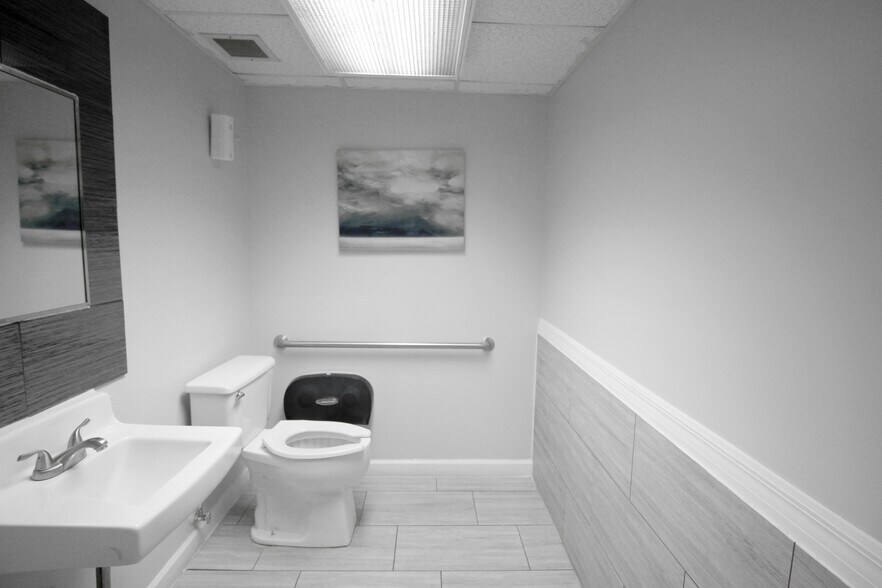 More Photos Of 9765 San Jose Blvd, Jacksonville Medical For Lease