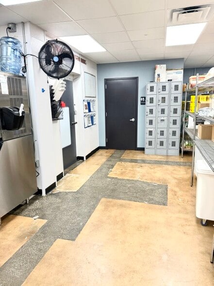 More Photos Of 190 S County Road 427, Longwood Freestanding For Lease