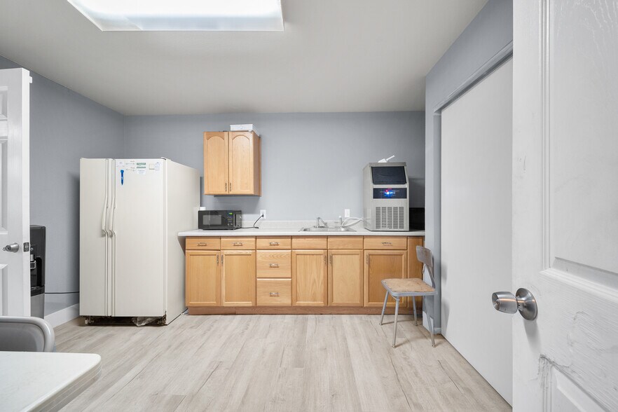 More Photos Of 321 E Main St, El Centro Warehouse For Sale
