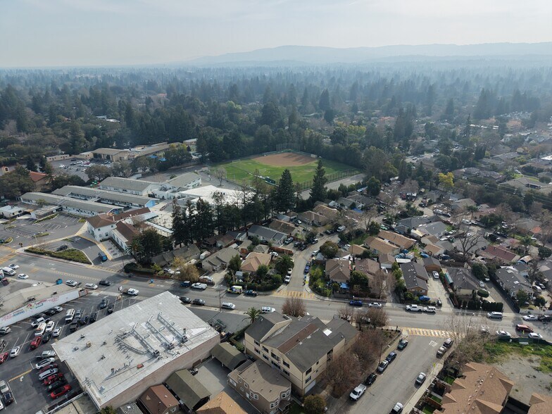 More Photos Of 211-311 Semicircular Road, Menlo Park, Menlo Park Apartments For Sale