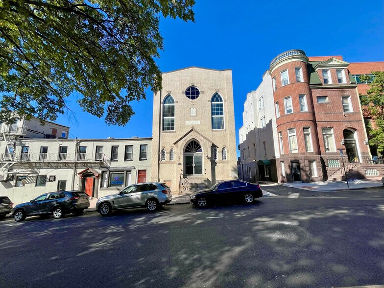 More Photos Of 4 N Broadway, Baltimore Specialty For Sale
