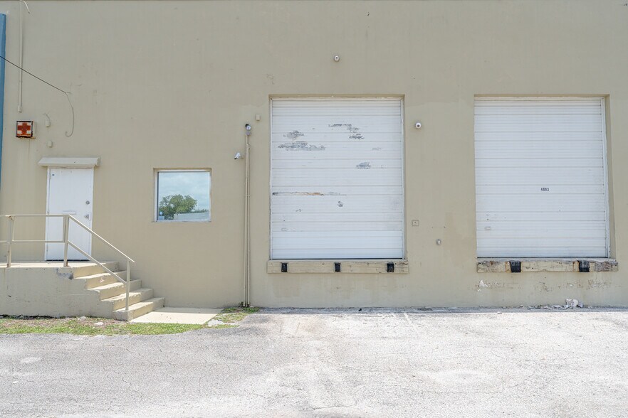 More Photos Of 4093 N 28th Way, Hollywood Warehouse For Lease