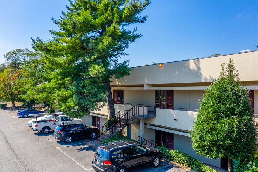 More Photos Of 4721 Trousdale Dr, Nashville Unknown For Lease