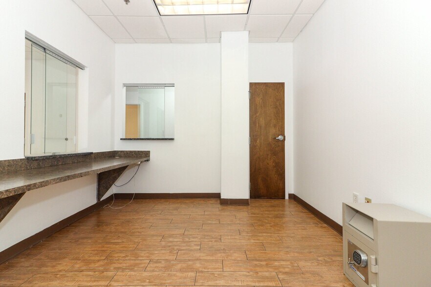 More Photos Of 6735 Conroy Windermere Rd, Orlando Medical For Lease