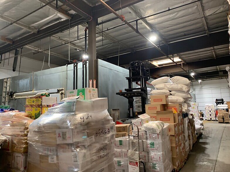 More Photos Of 13815 Struikman Rd, Cerritos Manufacturing For Sale