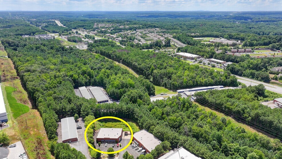 More Photos Of 4325 Creek Park Dr, Suwanee Light Distribution For Sale