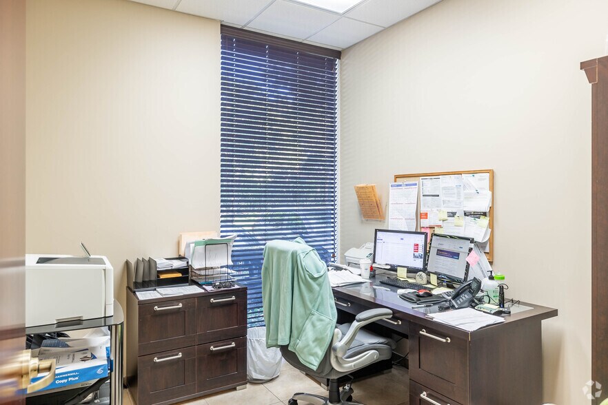 More Photos Of 1779 N University Dr, Pembroke Pines Office For Sale