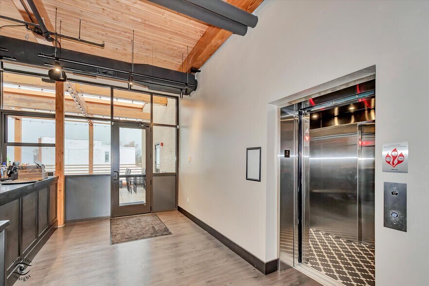 More Photos Of 140 Washington Sq, Washington General Retail For Sale