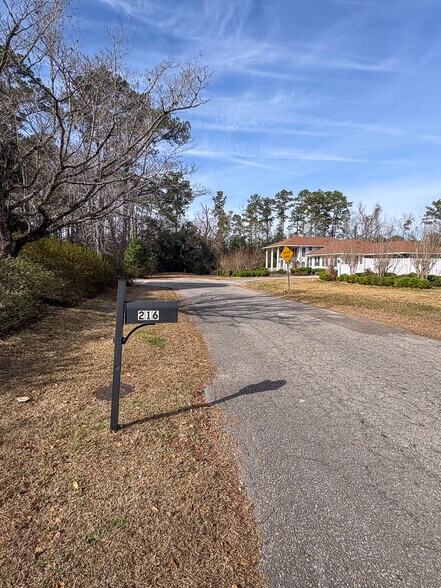 More Photos Of 216 W 7th North St, Summerville Office For Lease