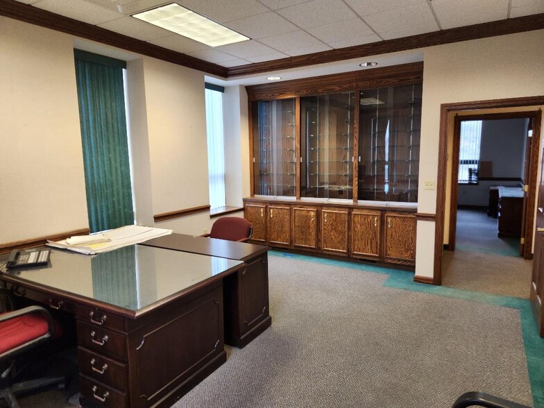 More Photos Of 373 Cleveland St, Rochester Medical For Lease