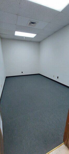More Photos Of 6401 S 36th St, McAllen Warehouse For Lease