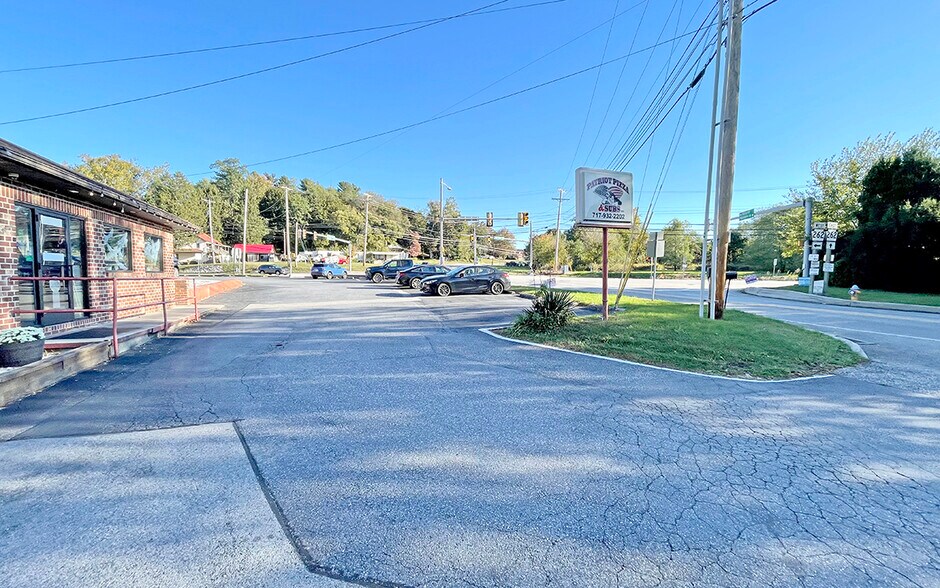 More Photos Of 601 Old York Rd, Etters Freestanding For Sale