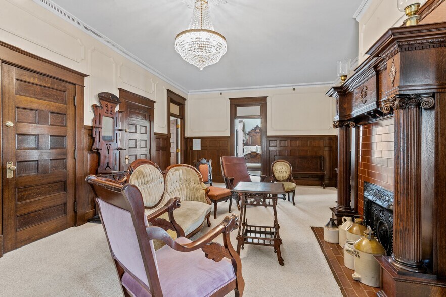 More Photos Of 738 E Main St, Belhaven Hotel For Sale