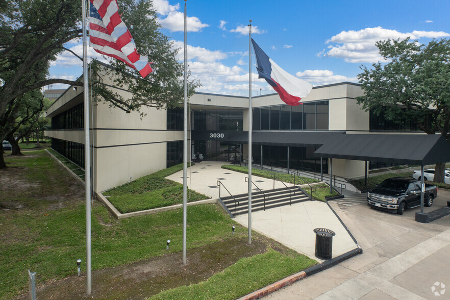 Primary Photo Of 3030 S Gessner Rd, Houston Medical For Lease