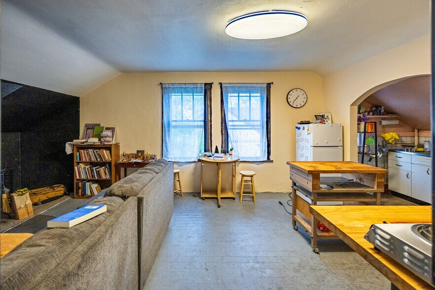 More Photos Of 100 E 28th St, Cheyenne Apartments For Sale