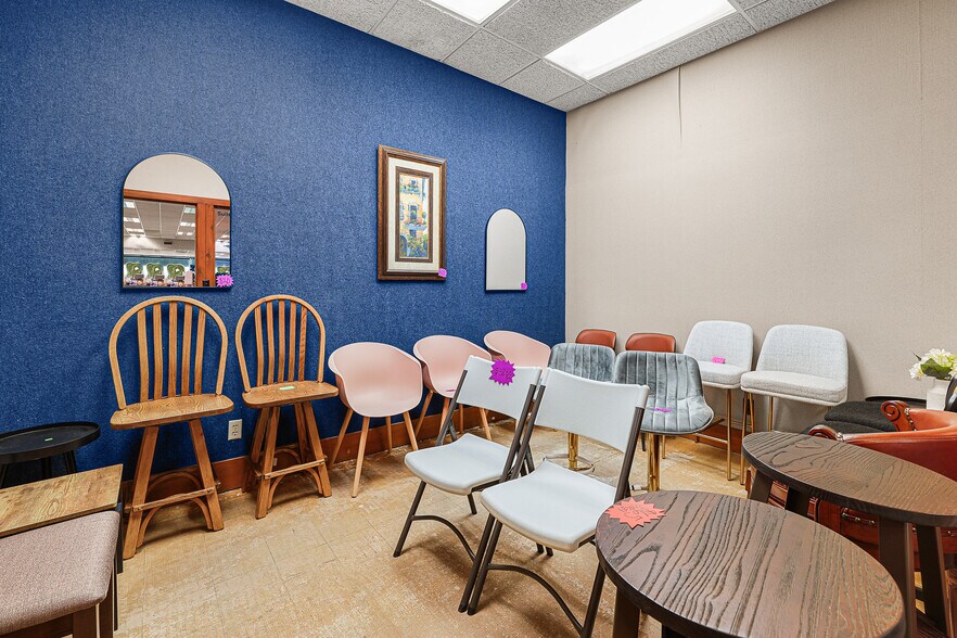 More Photos Of 254 Winnebago Dr, Fond Du Lac Office For Sale