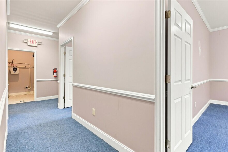 More Photos Of 1563 Jefferson Hwy, Fishersville Office For Lease
