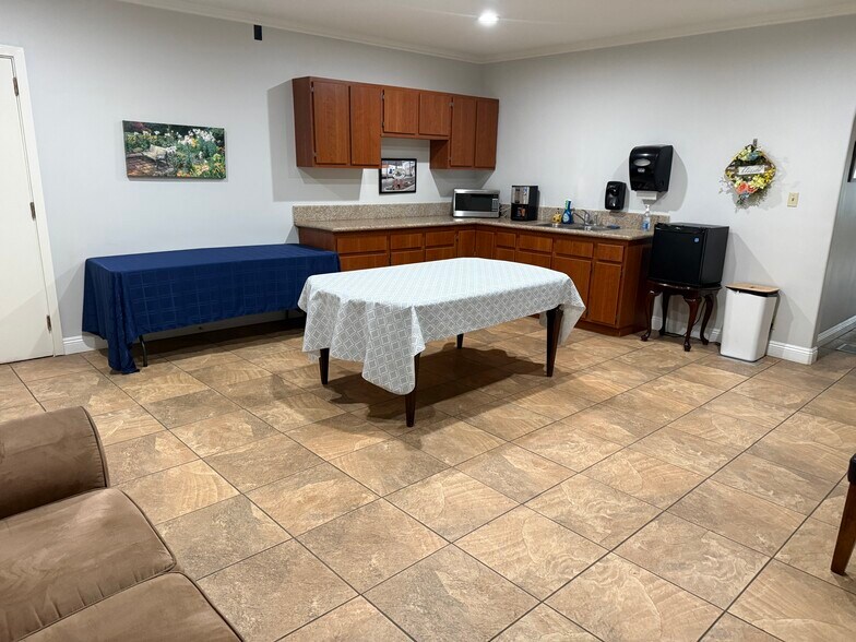 More Photos Of 600 Central Ave, Fillmore Funeral Home For Sale