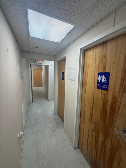 More Photos Of 5538 Maccorkle Ave SE, Charleston Office For Lease