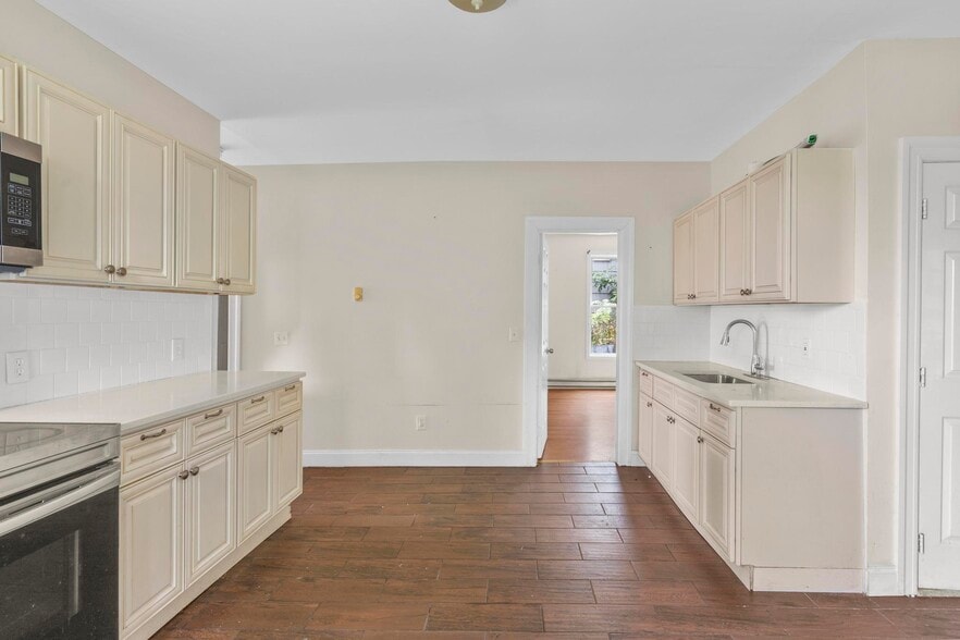More Photos Of 343-357 W Main St, Waterbury Apartments For Sale