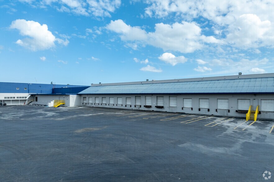 More Photos Of 7000 NW 32nd Ave, Miami Warehouse For Lease