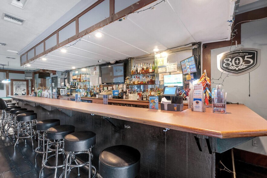 More Photos Of 7214 Sepulveda Blvd, Van Nuys Bar For Sale