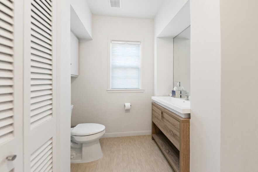 More Photos Of 2246 Bissonnet St, Houston Medical For Lease