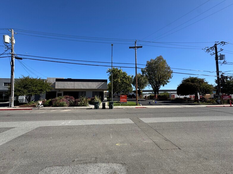 More Photos Of 1060 Terra Bella Ave, Mountain View Research And Development For Lease