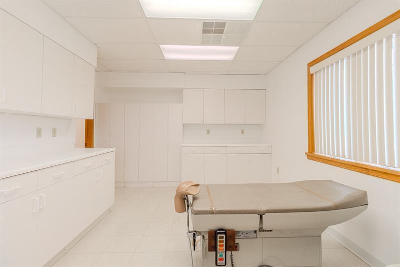 More Photos Of 1027 W Main St, Mount Pleasant Medical For Sale