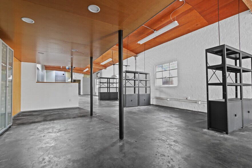 More Photos Of 1548-1550 18th St, Santa Monica Office For Sale