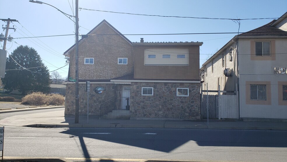 More Photos Of 3501 Birney Ave, Moosic Sports And Entertainment For Sale