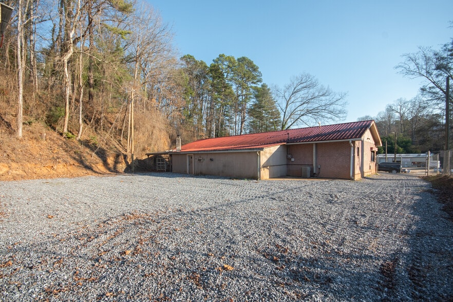 More Photos Of 535 W Main St, Franklin Specialty For Sale