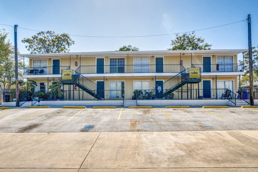 More Photos Of 216 Lucas St, San Antonio Apartments For Sale