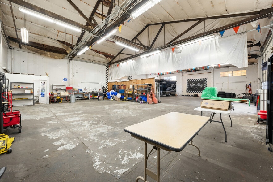 More Photos Of 3521 Franklin Blvd, Eugene Auto Dealership For Sale