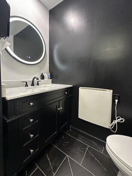 More Photos Of 305 E Maple Rd, Troy Office For Sale