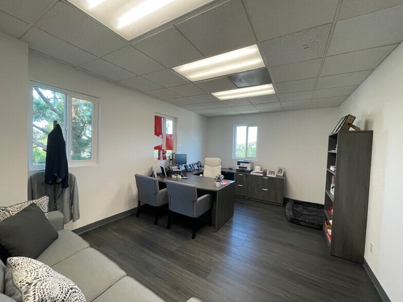 More Photos Of 20631 Ventura Blvd, Woodland Hills Office For Lease