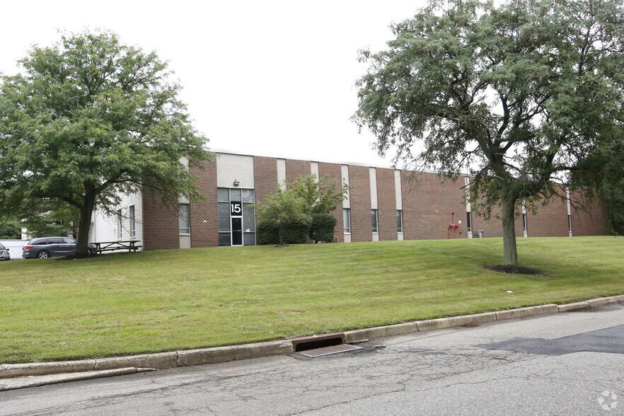 More Photos Of 15 Cotters Ln, East Brunswick Warehouse For Lease