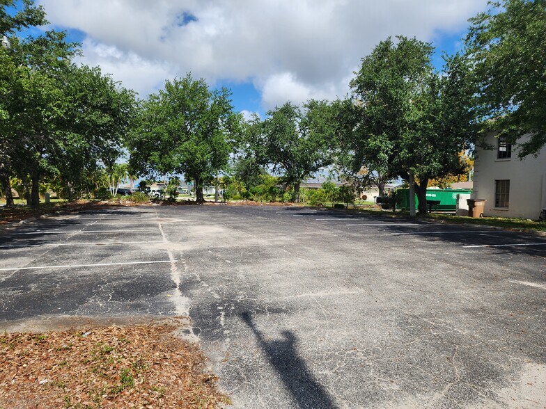 More Photos Of 3922 Del Prado Blvd S, Cape Coral Restaurant For Lease