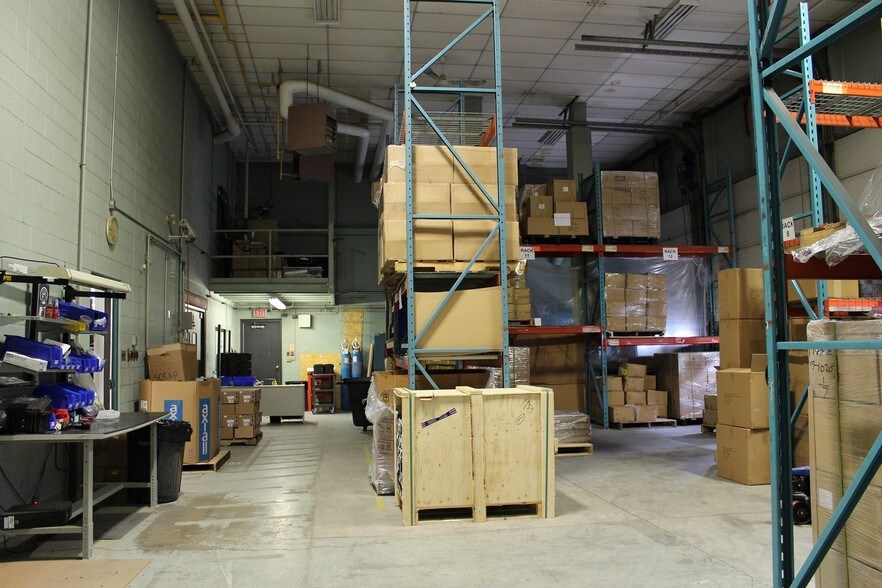 More Photos Of 148 Manitou Dr, Kitchener Office For Lease