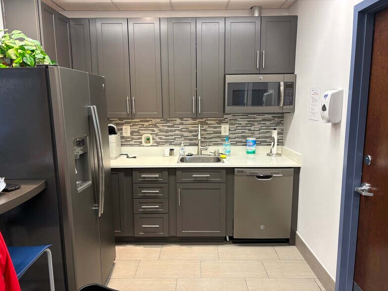 More Photos Of 5430 Campbell Blvd, White Marsh Medical For Sale