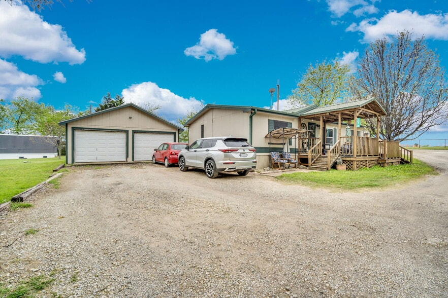 More Photos Of 4612 County Road 616, Alvarado Multifamily For Sale