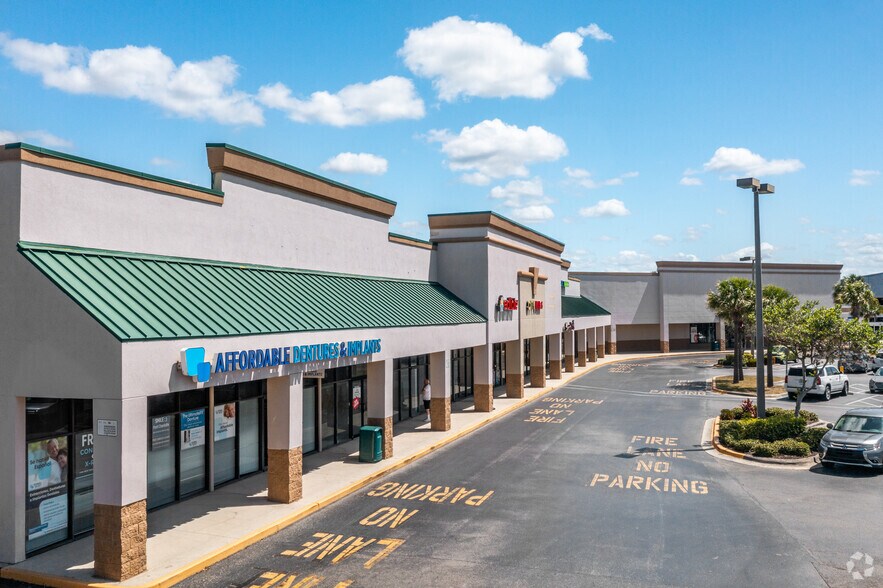 More Photos Of 18500-18700 Veterans Blvd, Port Charlotte Unknown For Lease