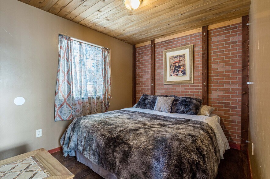 More Photos Of 21221 Baron Lake Dr, Cedaredge Hotel For Sale